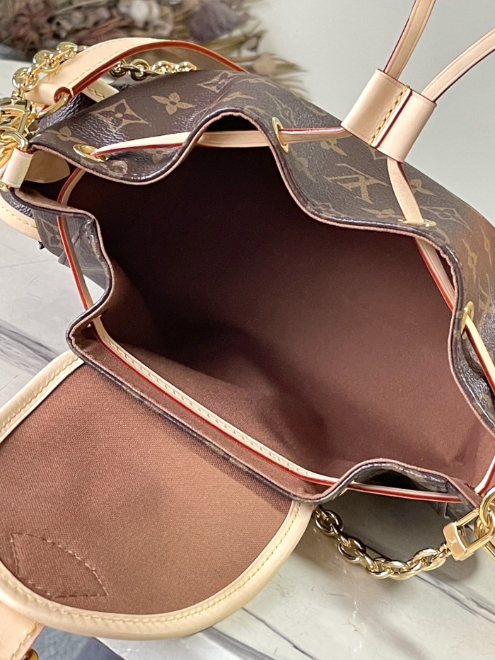 L*ouis V*uitton  Top Bag (maikesneakers)