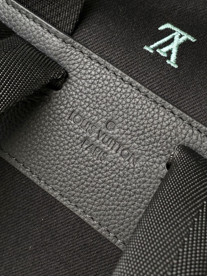 L*ouis V*uitton  Top Bag (maikesneakers)