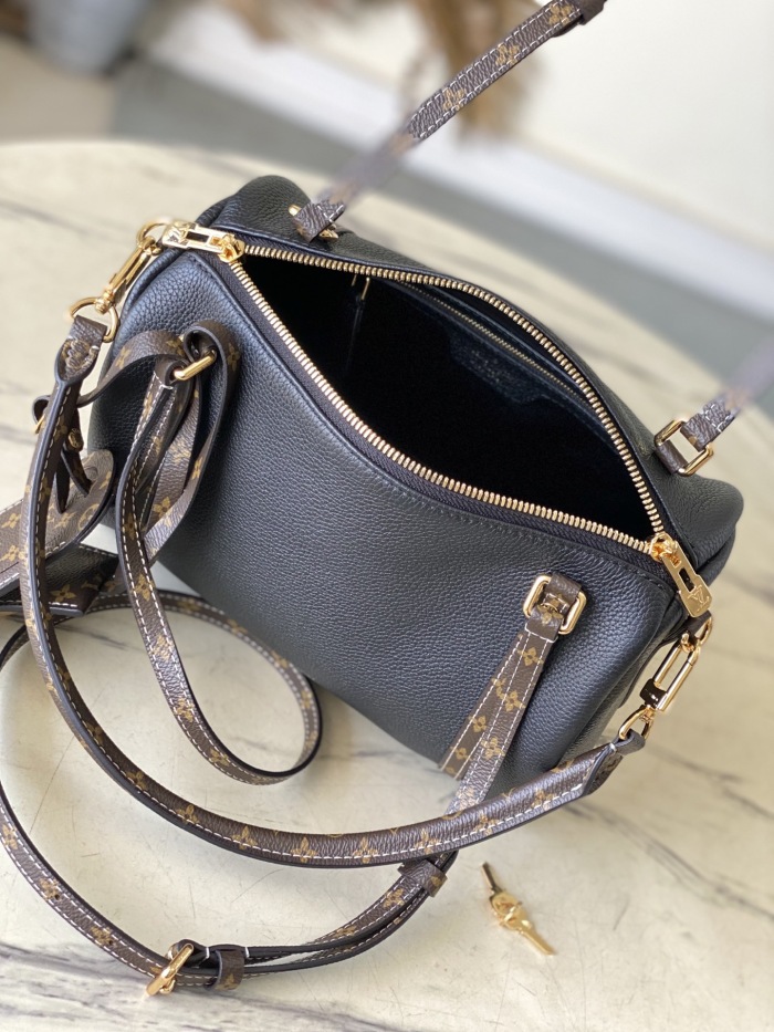 L*ouis V*uitton  Top Bag (maikesneakers)