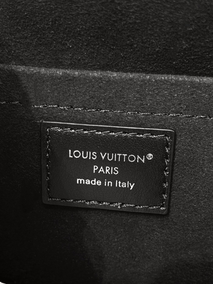 L*ouis V*uitton  Top Bag (maikesneakers)