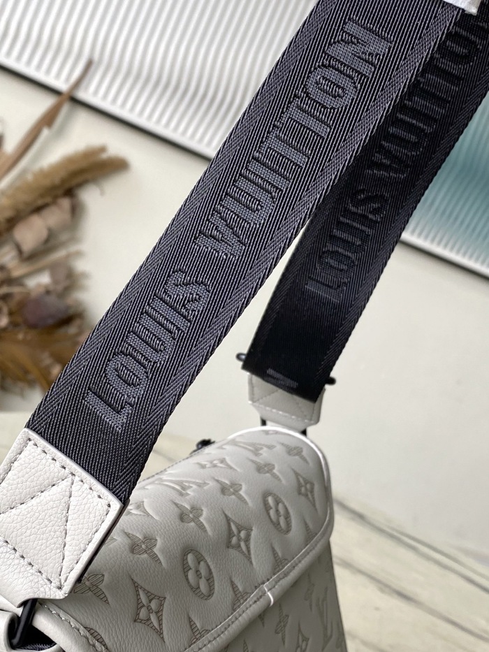 L*ouis V*uitton  Top Bag (maikesneakers)