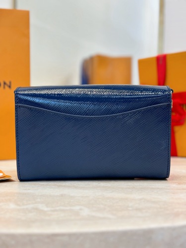 L*ouis V*uitton  Top Bag (maikesneakers)