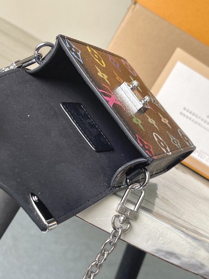 L*ouis V*uitton  Top Bag (maikesneakers)