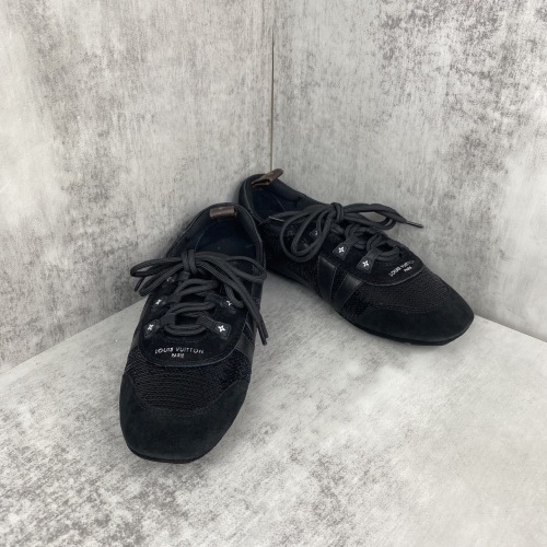 Men  Women  L*ouis V*uitton   Top Sneaker L*V Trainer