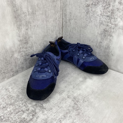Men  Women  L*ouis V*uitton   Top Sneaker L*V Trainer