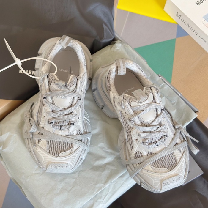 WOMEN SIZE 35-39 Men SIZE 39-45 B*alenciaga Sneaker  Top quality 1:1