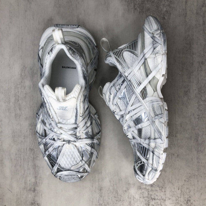 WOMEN SIZE 35-39 Men SIZE 39-45 B*alenciaga Sneaker  Top quality 1:1