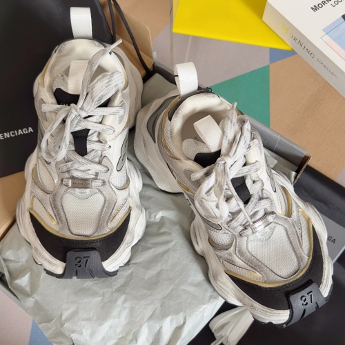WOMEN SIZE 35-39 Men SIZE 39-45 B*alenciaga Sneaker  Top quality 1:1