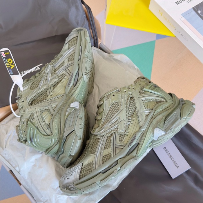 WOMEN SIZE 35-39 Men SIZE 39-45 B*alenciaga Sneaker  Top quality 1:1
