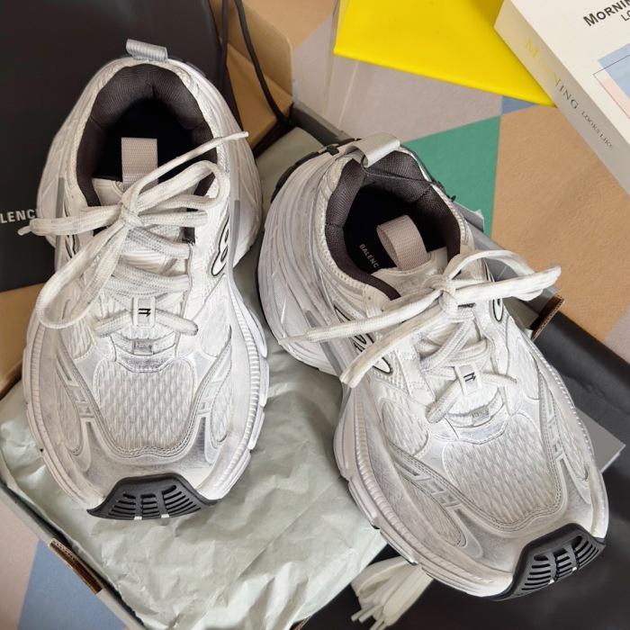 WOMEN SIZE 35-39 Men SIZE 39-45 B*alenciaga Sneaker  Top quality 1:1
