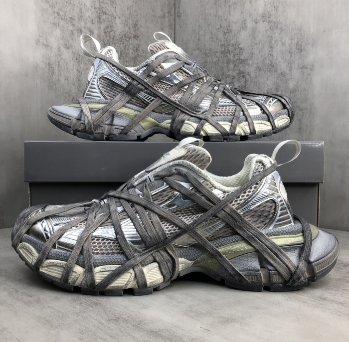 WOMEN SIZE 35-39 Men SIZE 39-45 B*alenciaga Sneaker  Top quality 1:1