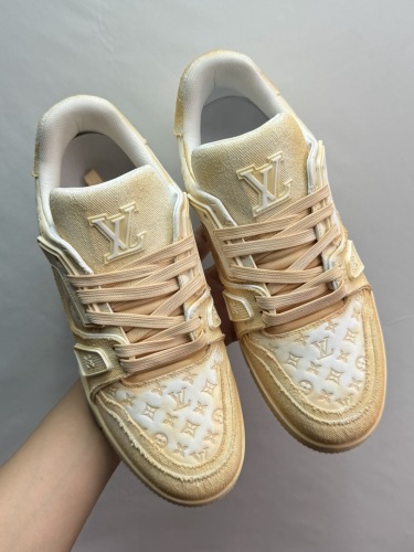 Men  Women  L*ouis V*uitton   Top Sneaker L*V Trainer
