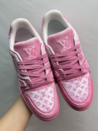 Men  Women  L*ouis V*uitton   Top Sneaker L*V Trainer