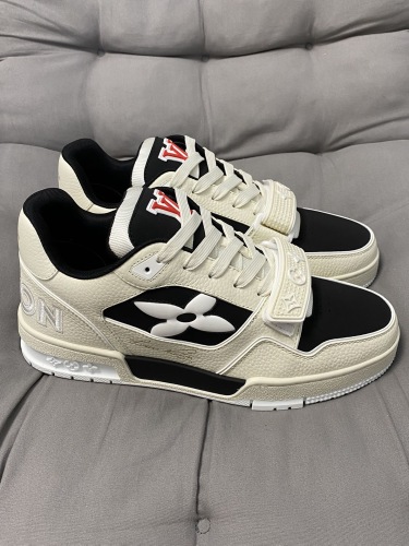 Men  Women  L*ouis V*uitton   Top Sneaker L*V Trainer