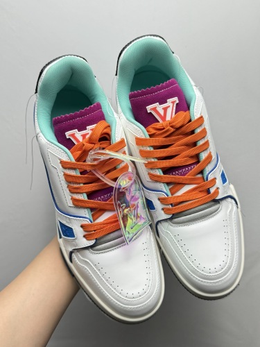 Men  Women  L*ouis V*uitton   Top Sneaker L*V Trainer