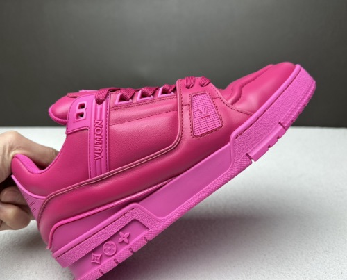 Men  Women  L*ouis V*uitton   Top Sneaker L*V Trainer