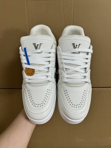 Men  Women  L*ouis V*uitton   Top Sneaker L*V Trainer