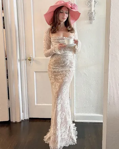 Sexy long-sleeved hook-and-loop lace suspender dress