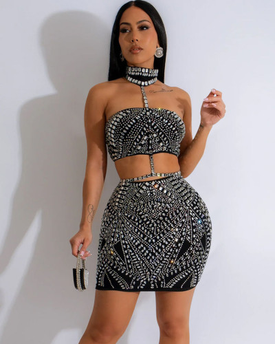 Fashionable women's sleeveless halter neck rhinestone dress