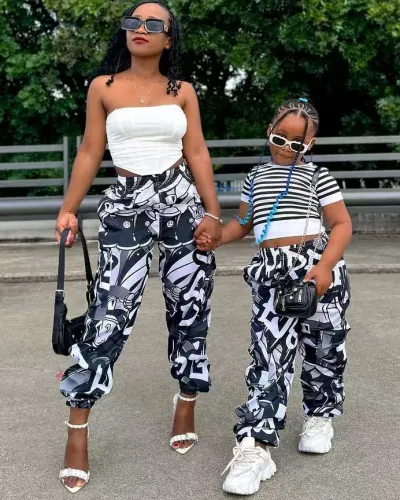 Girls Striped Short Sleeve Graffiti Cuffed Pants Set