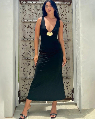 2025 Lady Black Sleeveless Deep-V Neck Flower Long Evening Dress