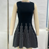 Women's Sleeveless Round Neck Striped Knitted Dress