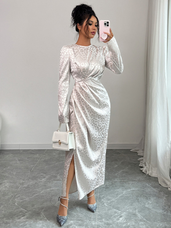 2026 Elegant Long-Sleeved Leopard Maxi Dress