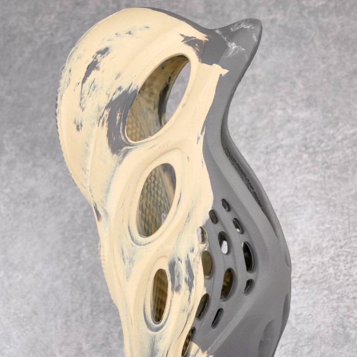 Adidas Yeezy Foam Runner MXT Moon Gray