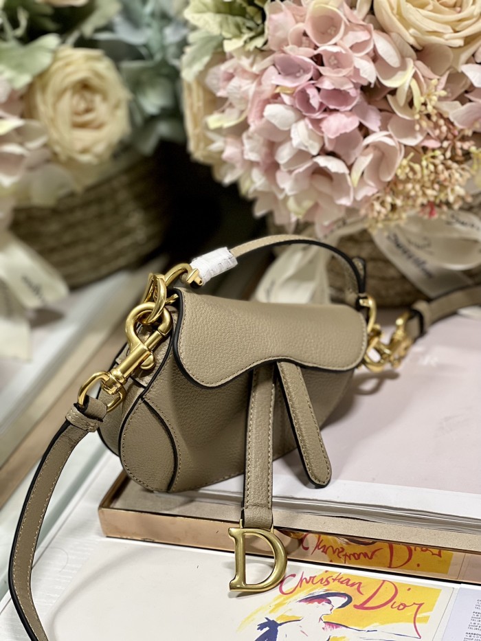 Handbag Dior 3067 size 12 x 7.5 x 5 cm