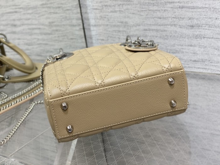 Handbag Dior size 17 cm