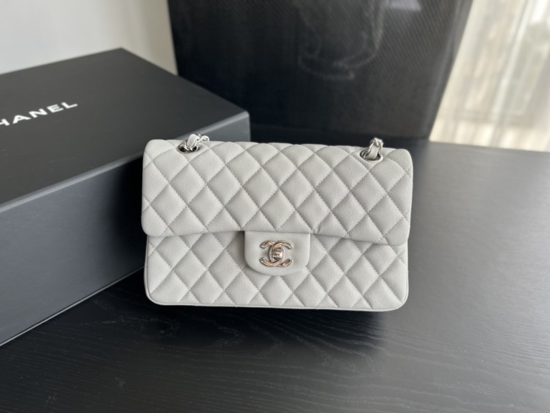 Handbag Chanel size 23 cm