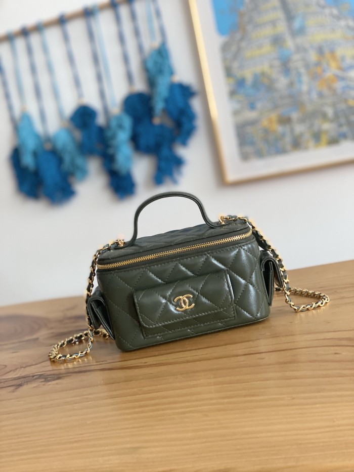 Handbag Chanel AP81231 size 10*17*8.5 cm