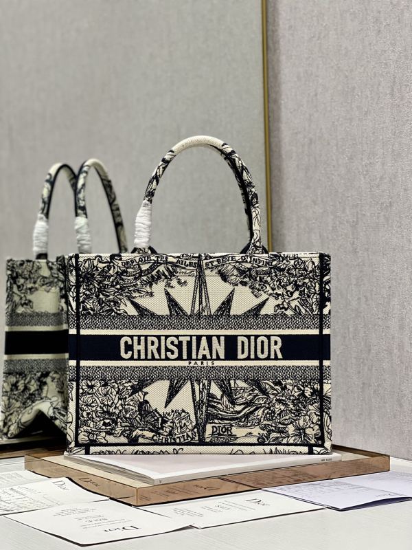 Handbag Dior 8001 size 36×28 cm