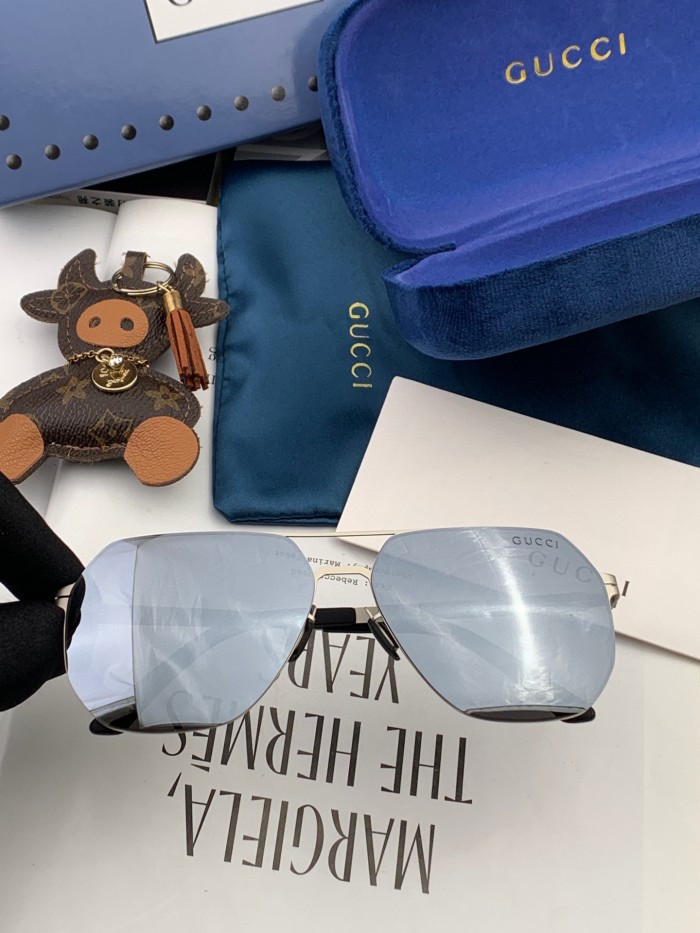 Sunglasses Gucci G7730
