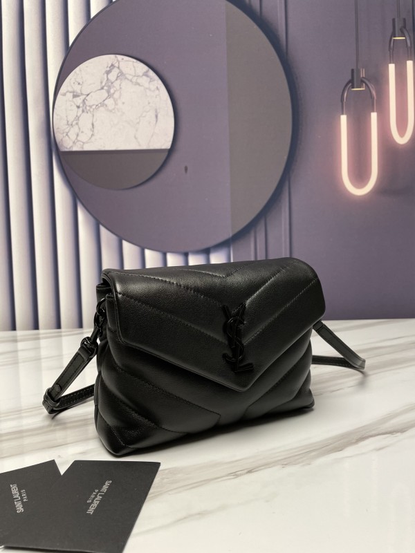 Handbags SAINT LAURENT 467072 size 20X14X7 cm