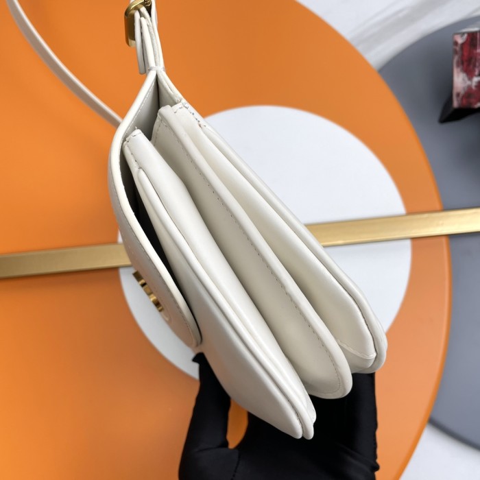 Handbags SAINT LAURENT 686742 size 23x17x4 cm