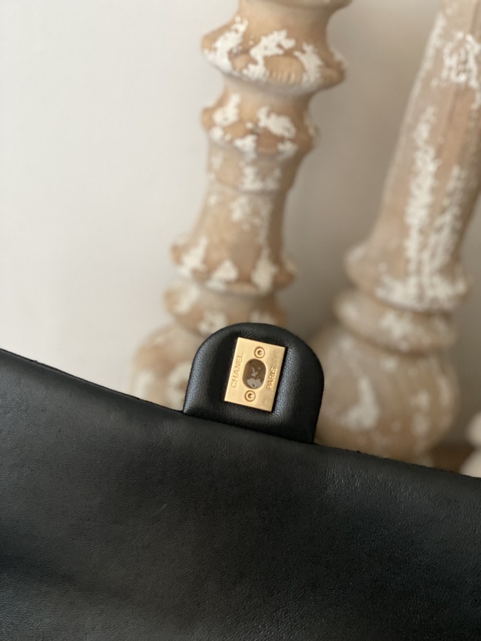 Handbag Chanel AS3609 size 16x25x10 cm