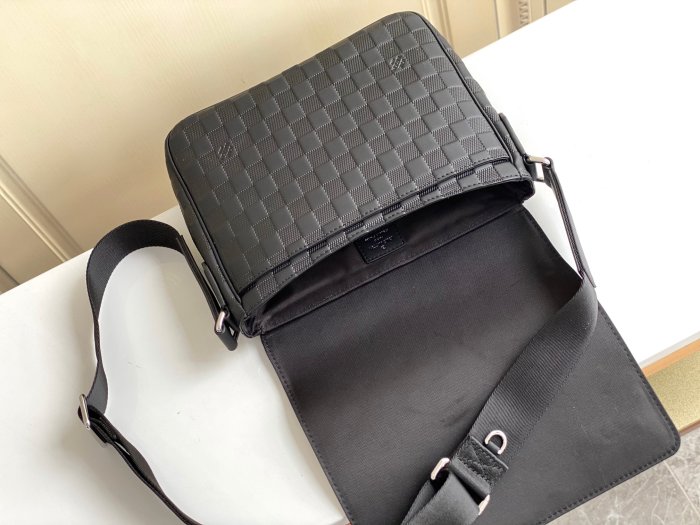 Handbag Louis Vuitton M42711 size 26 x 20 x 7 cm