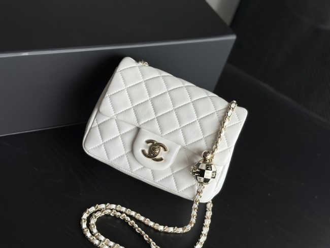Handbag Chanel AP1786 size 18 cm