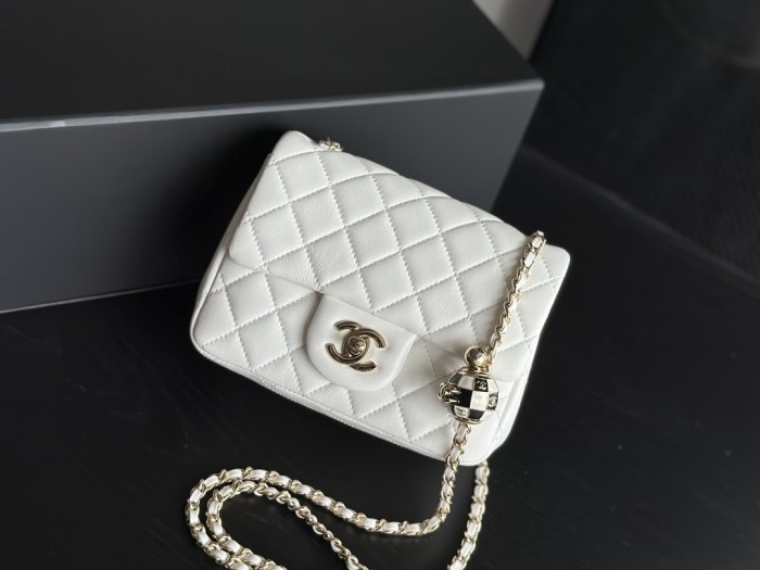 Handbag Chanel AP1786 size 18 cm