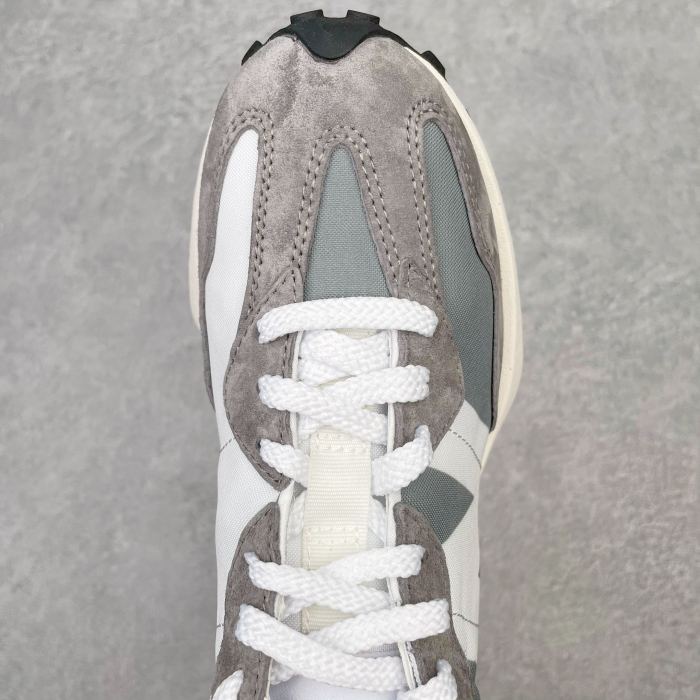 New Balance 327 Sneaker 10