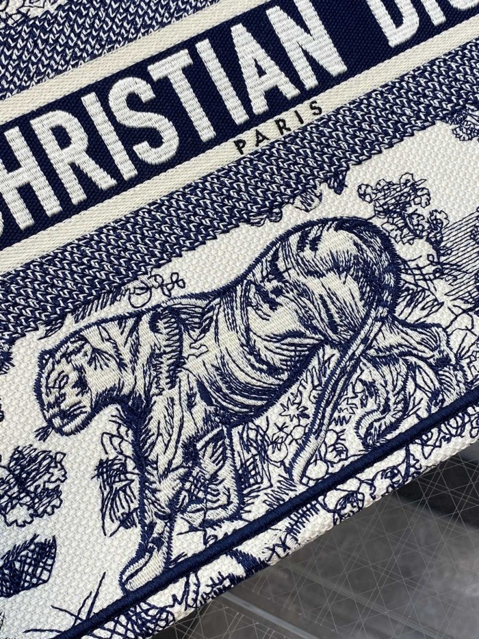 Handbag Dior size 36*18*28 cm