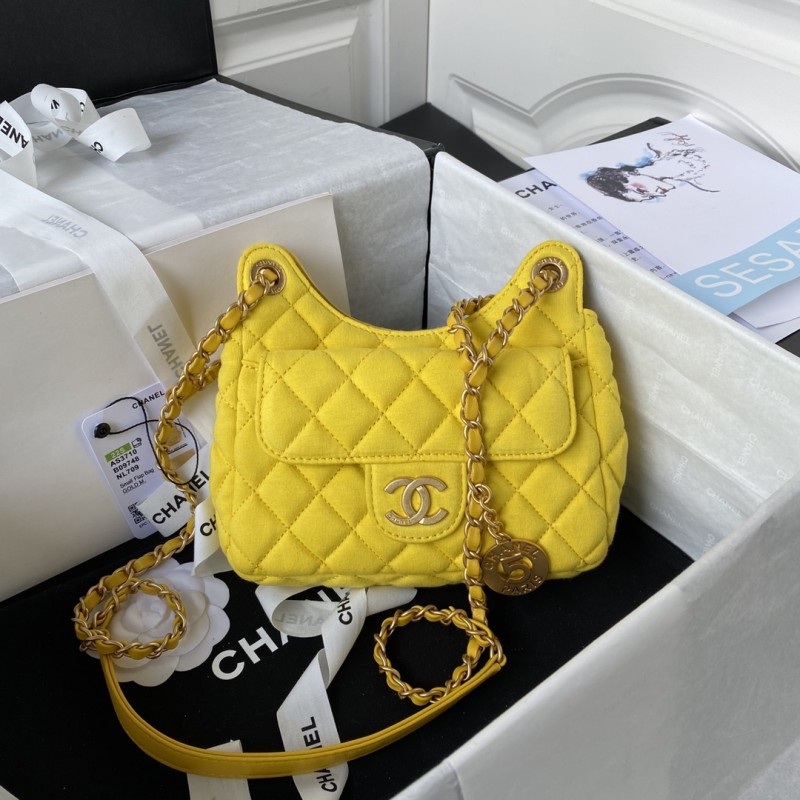 Handbag Chanel AS3710 size 17×19×6 cm