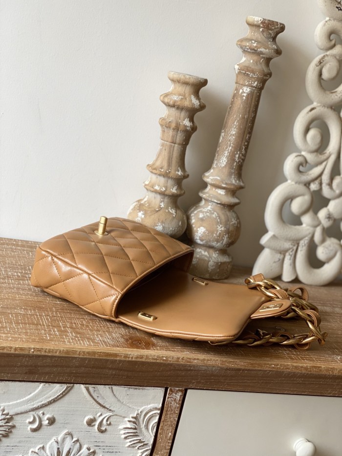 Handbag Chanel 3214 size 17*21*6 cm