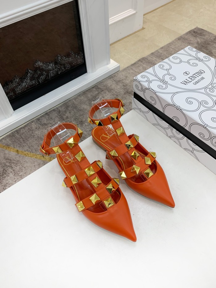 VALENTINO GARAVANI Roman Stud WOMEN 33