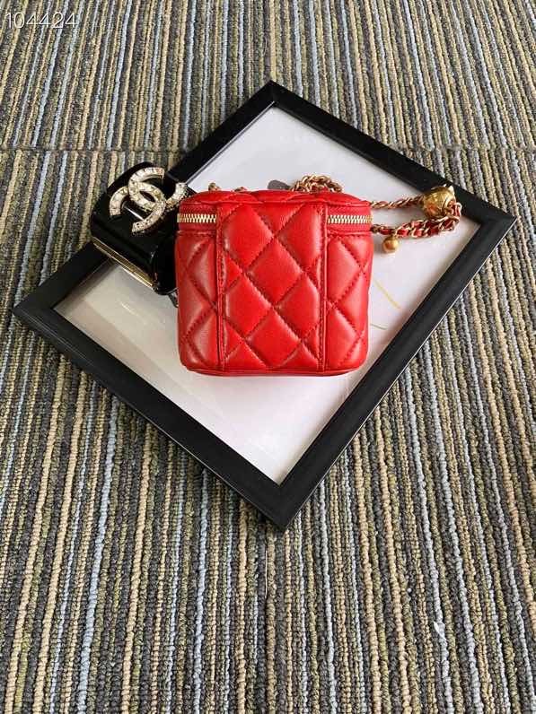 Handbag Chanel P1447 size 8.5x11x7 cm