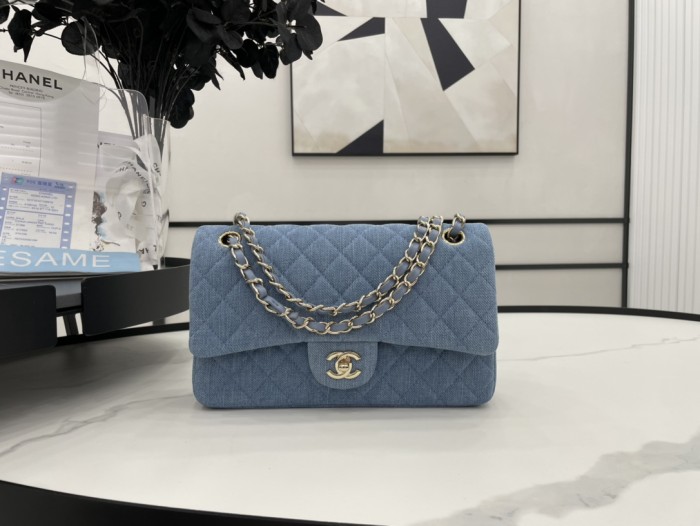 Handbag Chanel size 20 cm