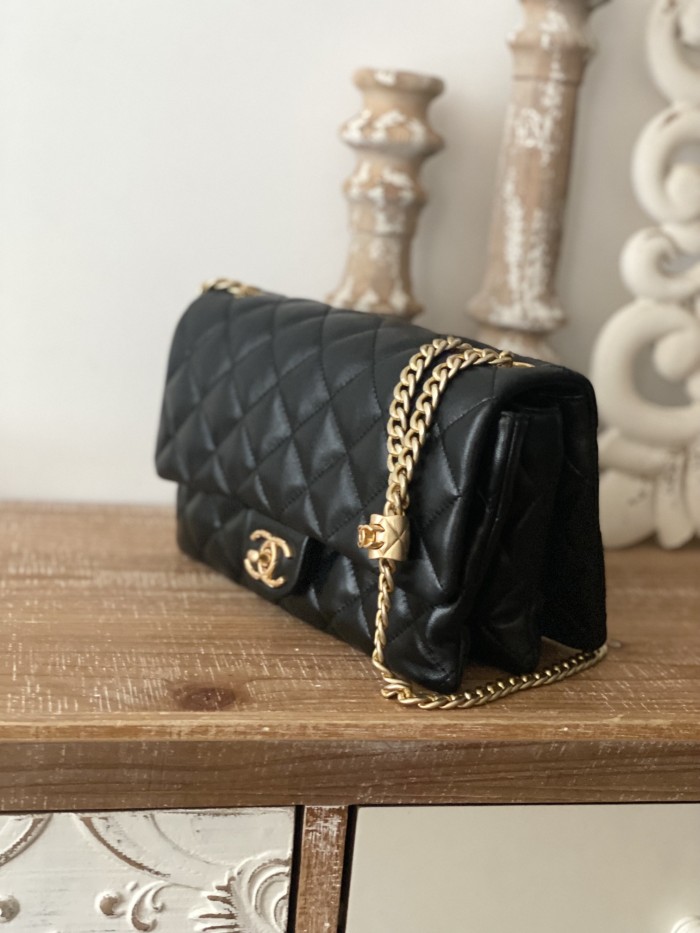 Handbag Chanel AS3609 size 16x25x10 cm