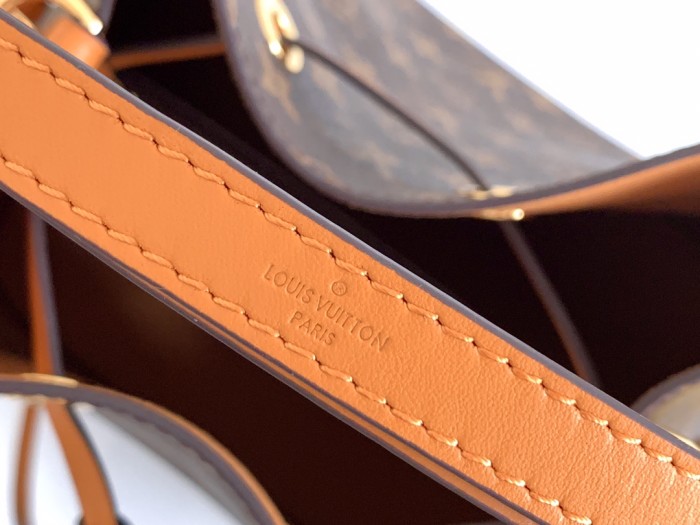 Handbag Louis Vuitton M44022 size 26.0 x 22.0 x 27.0 cm