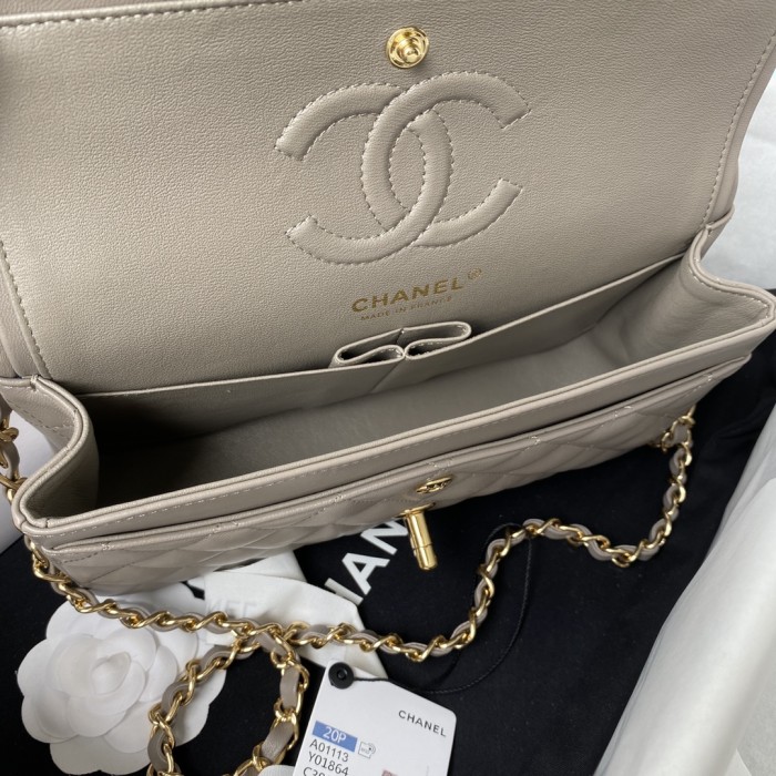 Handbag Chanel A01113 size 23 cm